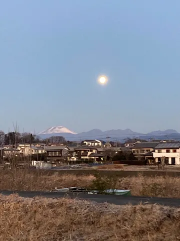 月と富士の静かなる共演