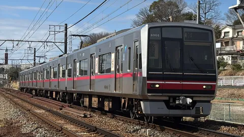 線路の上のイケメン発見！