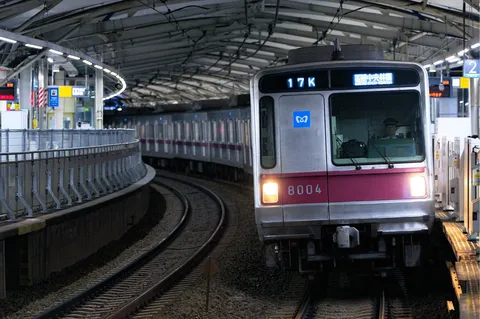 地下鉄の静かなる旅路