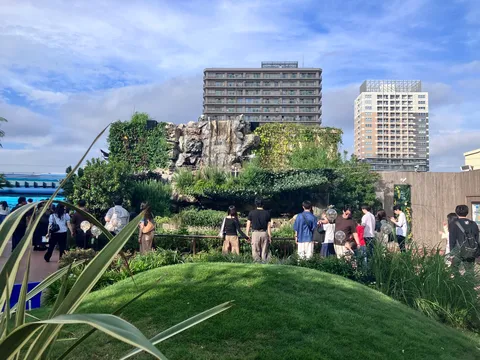 都会の緑と水の風景