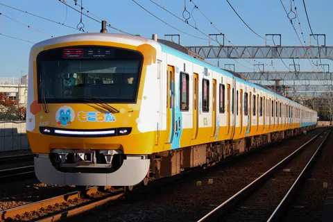 もこもんと走る黄色い列車