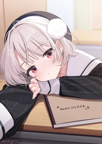 まどろむ瞳と机の上のノート