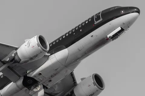 黒い機体の雄姿