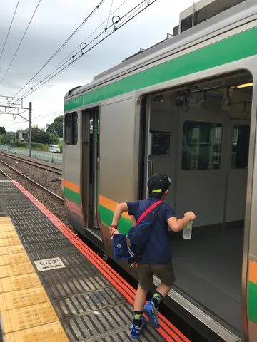 電車へ駆け込む一瞬