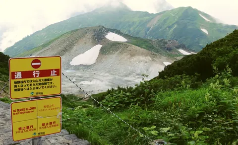 硫黄の香りが漂う地獄谷