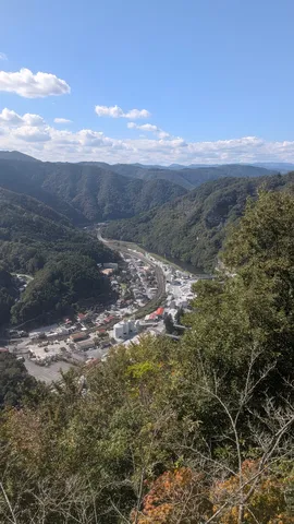 山里の小さな線路風景